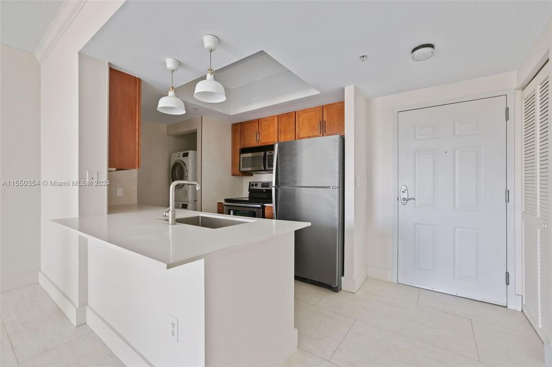 Recently Sold: $425,000 (1 beds, 1 baths, 740 Square Feet)