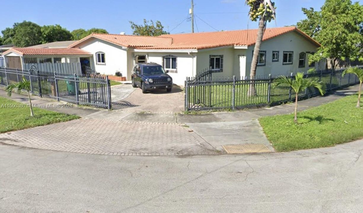 For Sale: $1,200,000 (4 beds, 3 baths, 3056 Square Feet)