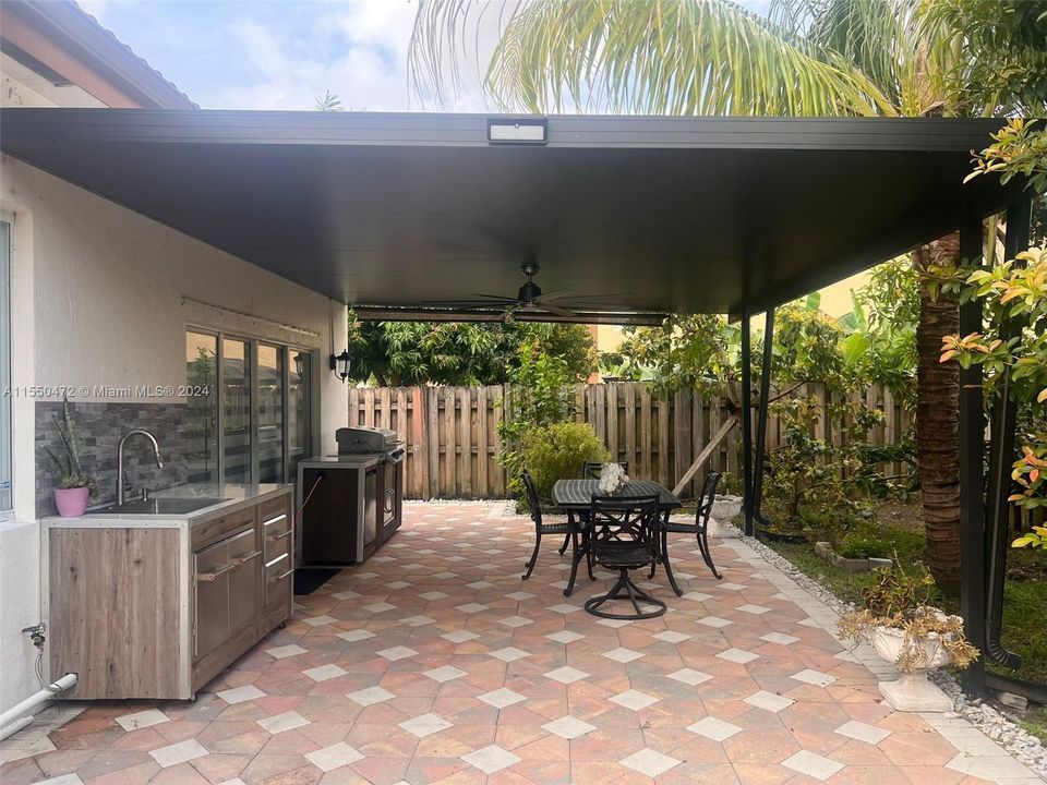 Active With Contract: $2,700 (3 beds, 2 baths, 1885 Square Feet)