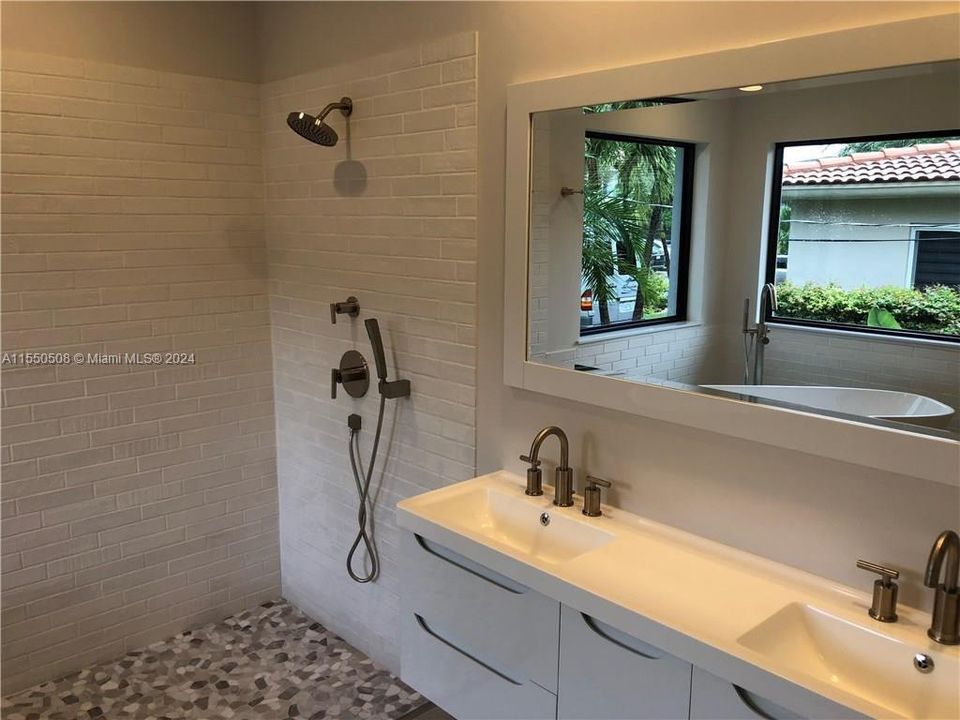 Недавно арендовано: $12,000 (4 спален, 4 ванн, 0 Квадратных фут)