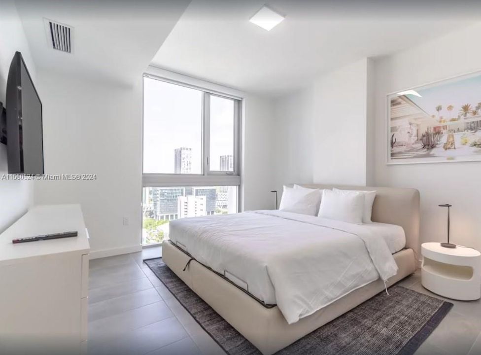 For Sale: $475,000 (1 beds, 1 baths, 516 Square Feet)