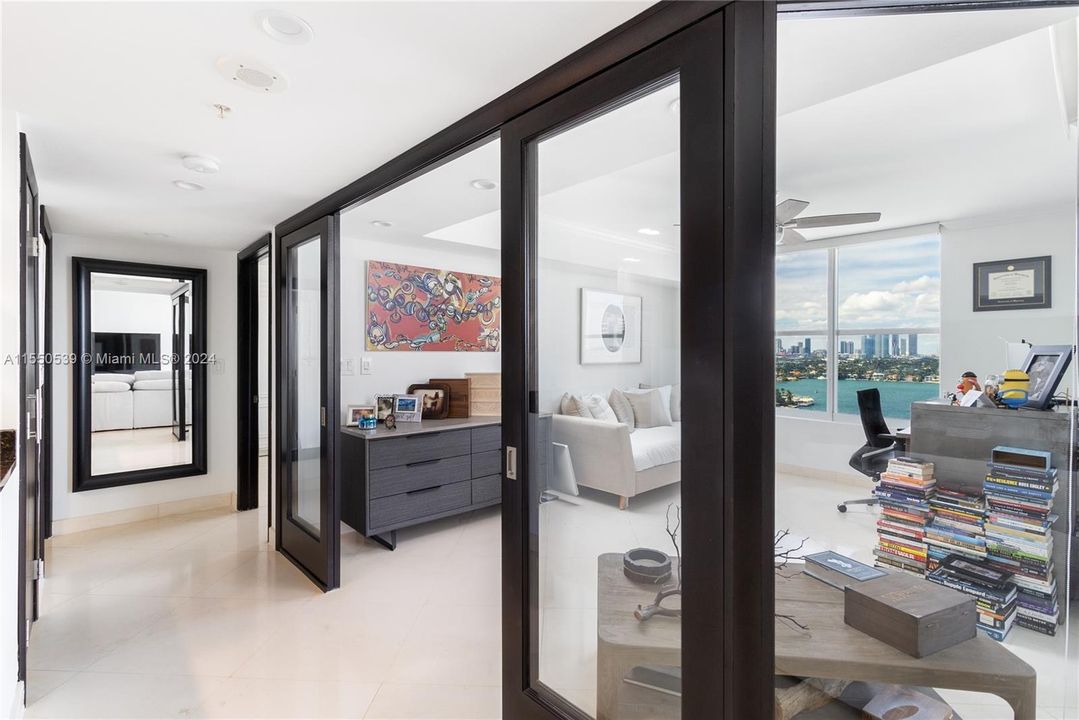Recently Sold: $1,325,000 (2 beds, 2 baths, 1220 Square Feet)