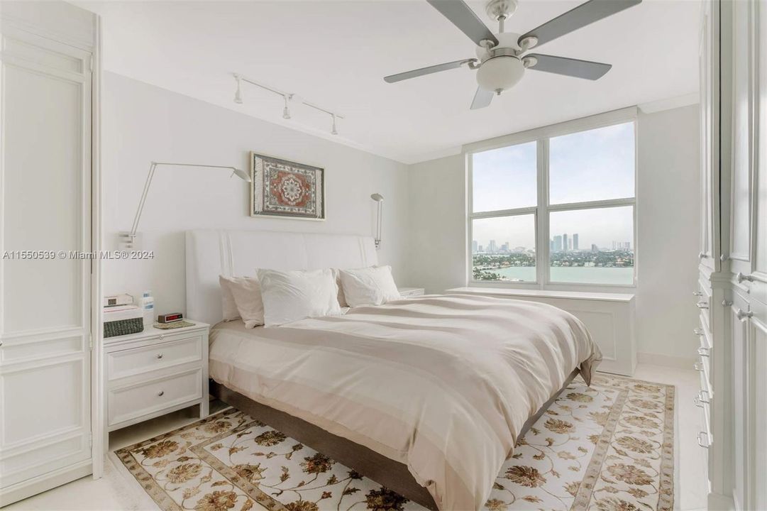 Recently Sold: $1,325,000 (2 beds, 2 baths, 1220 Square Feet)