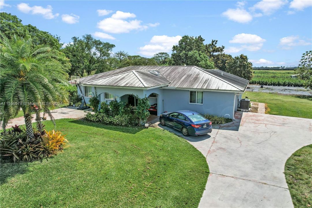 Recently Sold: $1,495,000 (3 beds, 2 baths, 0 Square Feet)