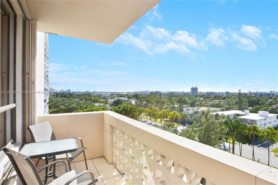 For Sale: $875,000 (2 beds, 2 baths, 1412 Square Feet)