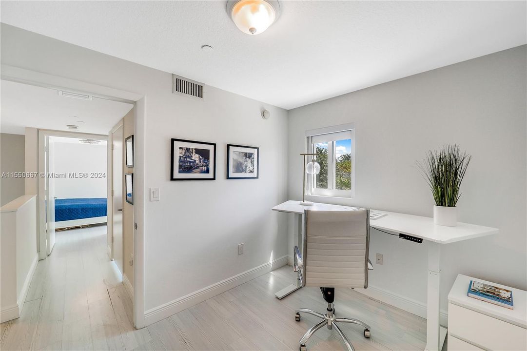 Recently Sold: $520,000 (2 beds, 1 baths, 972 Square Feet)
