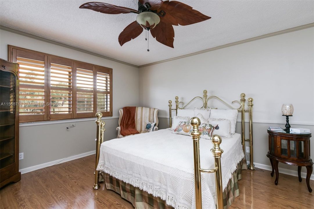 For Sale: $389,000 (2 beds, 2 baths, 1231 Square Feet)