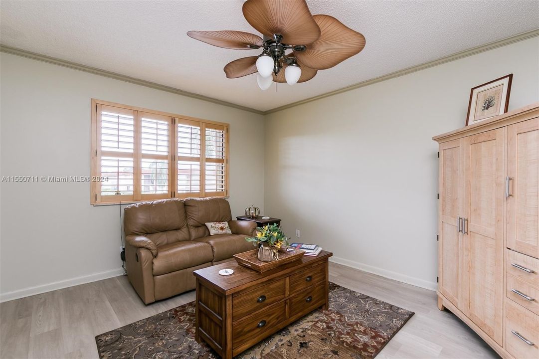 For Sale: $349,000 (2 beds, 2 baths, 1231 Square Feet)