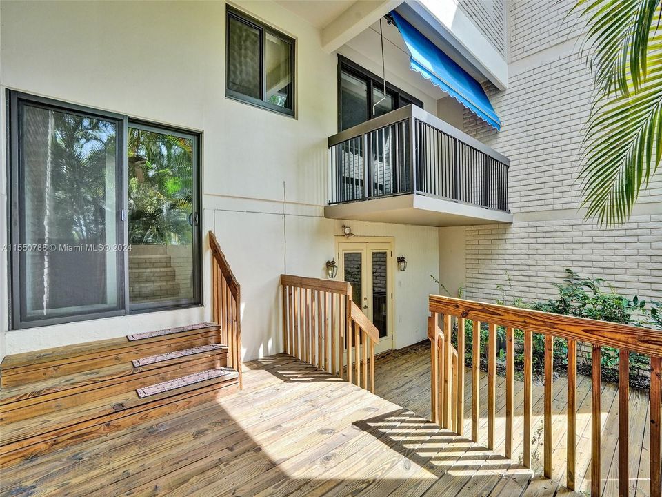 With an outdoor courtyard, deck and balcony that is truly unparalleled in Victoria Park