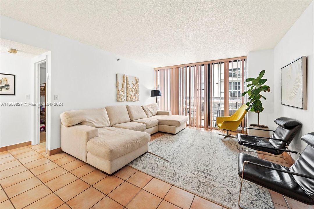 For Sale: $865,000 (2 beds, 2 baths, 1260 Square Feet)