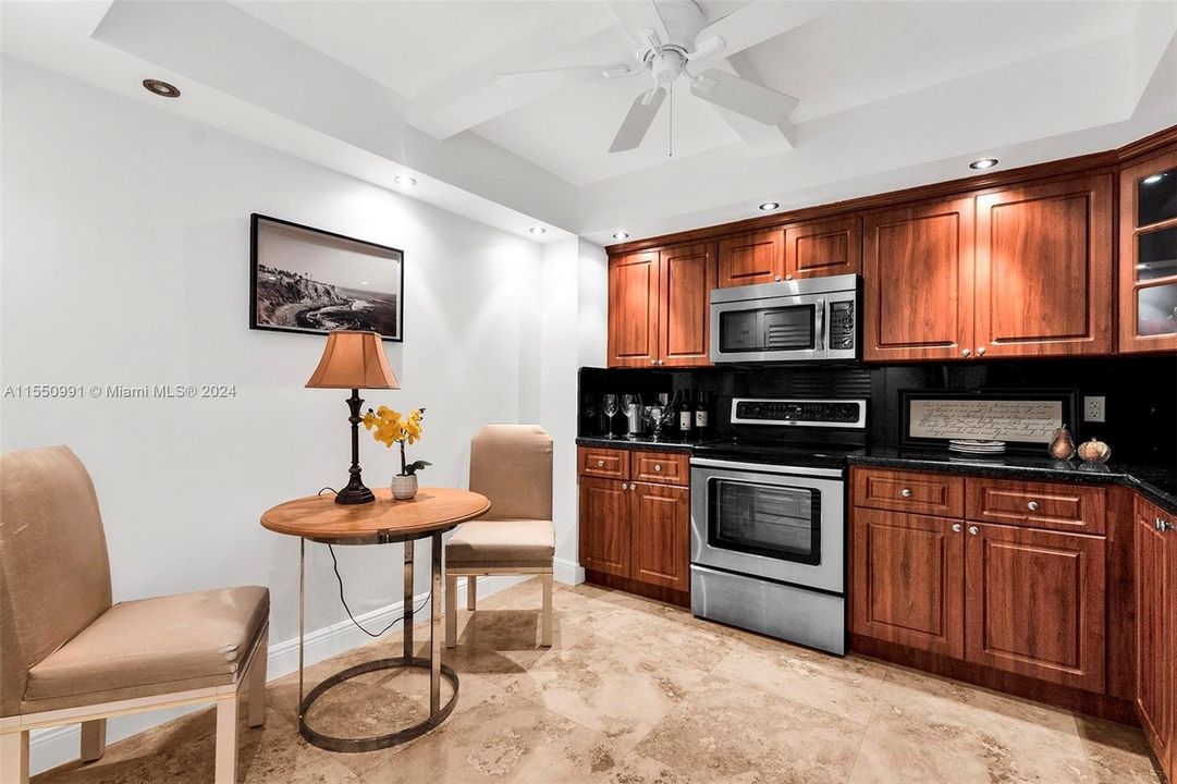 Recently Sold: $595,000 (2 beds, 2 baths, 1388 Square Feet)