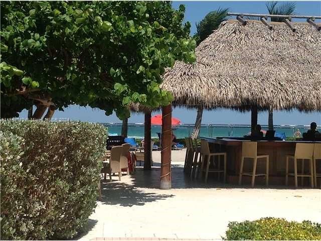 Recently Rented: $2,200 (1 beds, 1 baths, 883 Square Feet)