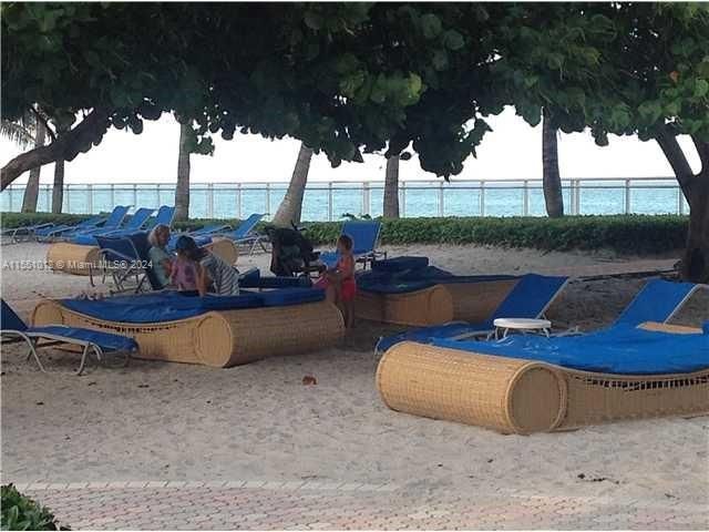 Recently Rented: $2,200 (1 beds, 1 baths, 883 Square Feet)