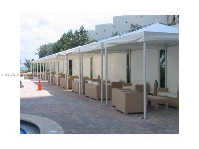 Recently Rented: $2,200 (1 beds, 1 baths, 883 Square Feet)