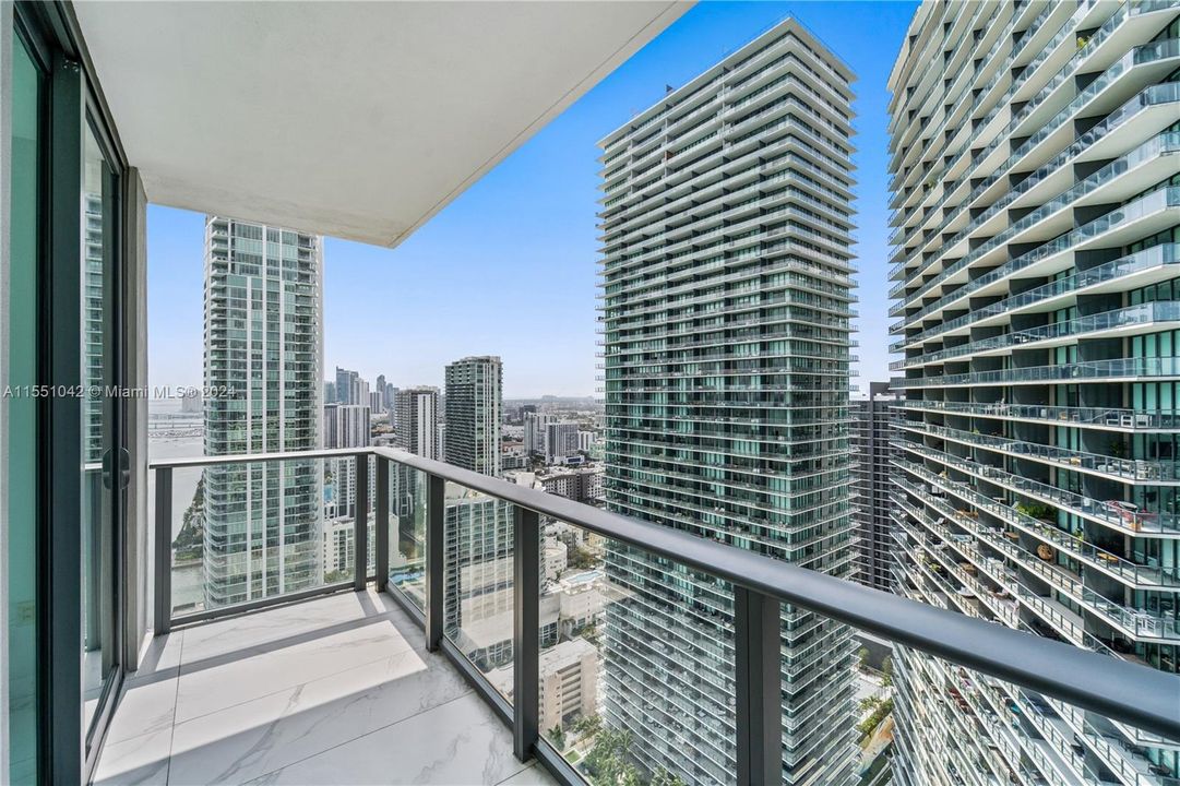 Active With Contract: $1,825,000 (3 beds, 3 baths, 1634 Square Feet)