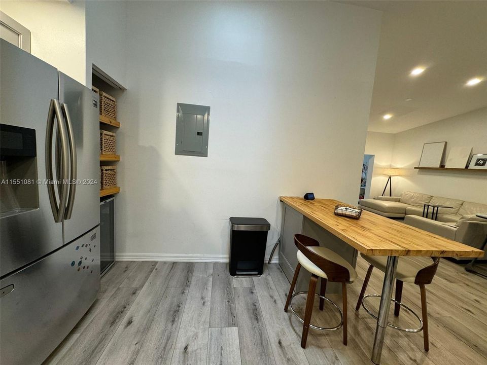 Active With Contract: $5,500 (3 beds, 2 baths, 1354 Square Feet)