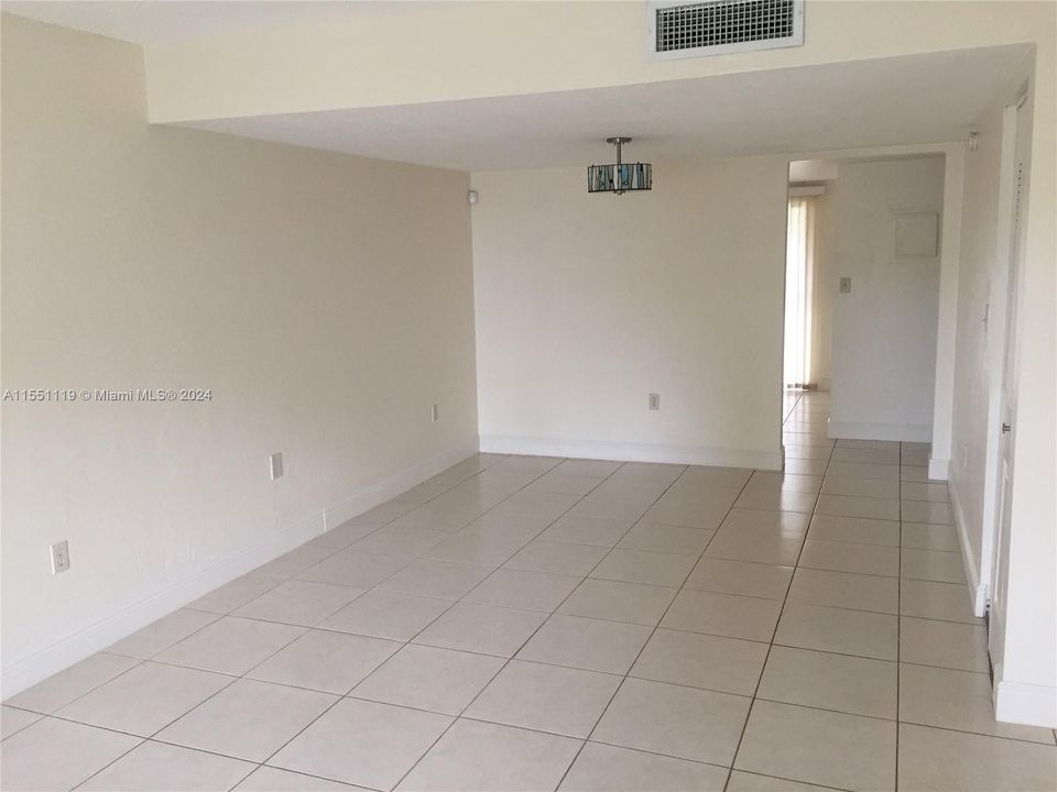Recently Rented: $2,500 (2 beds, 1 baths, 1205 Square Feet)