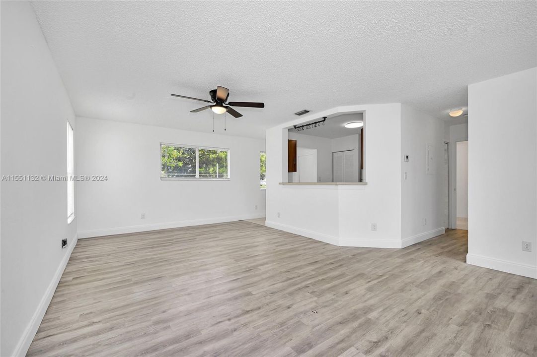 Recently Rented: $1,650 (1 beds, 1 baths, 802 Square Feet)