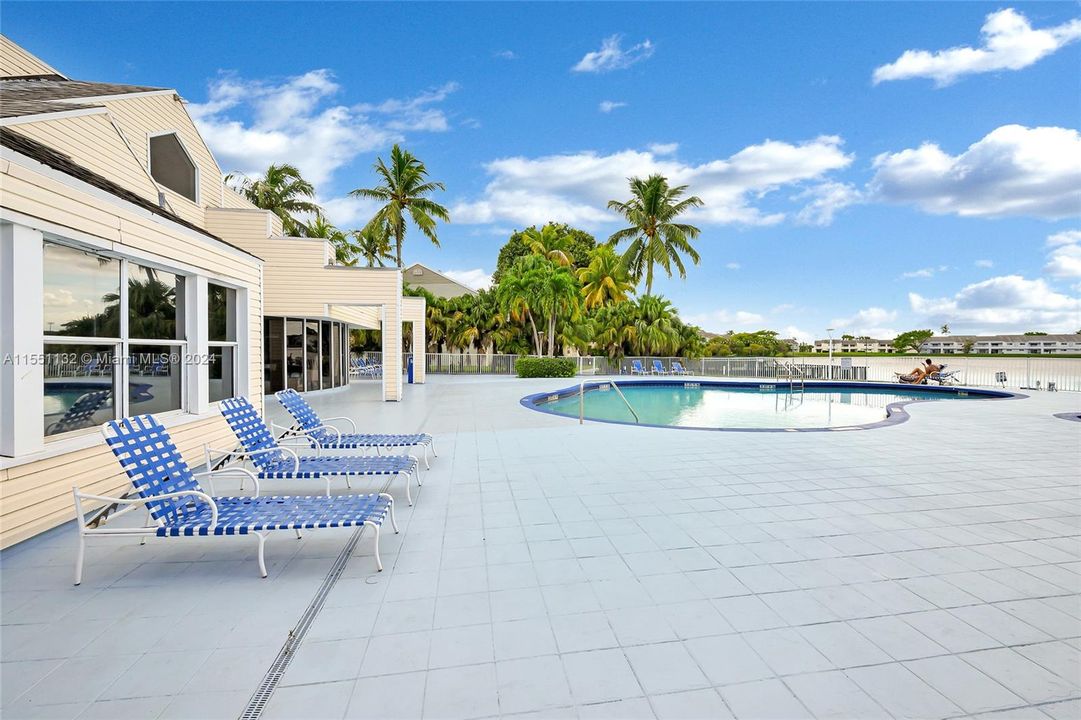 Recently Rented: $1,650 (1 beds, 1 baths, 802 Square Feet)