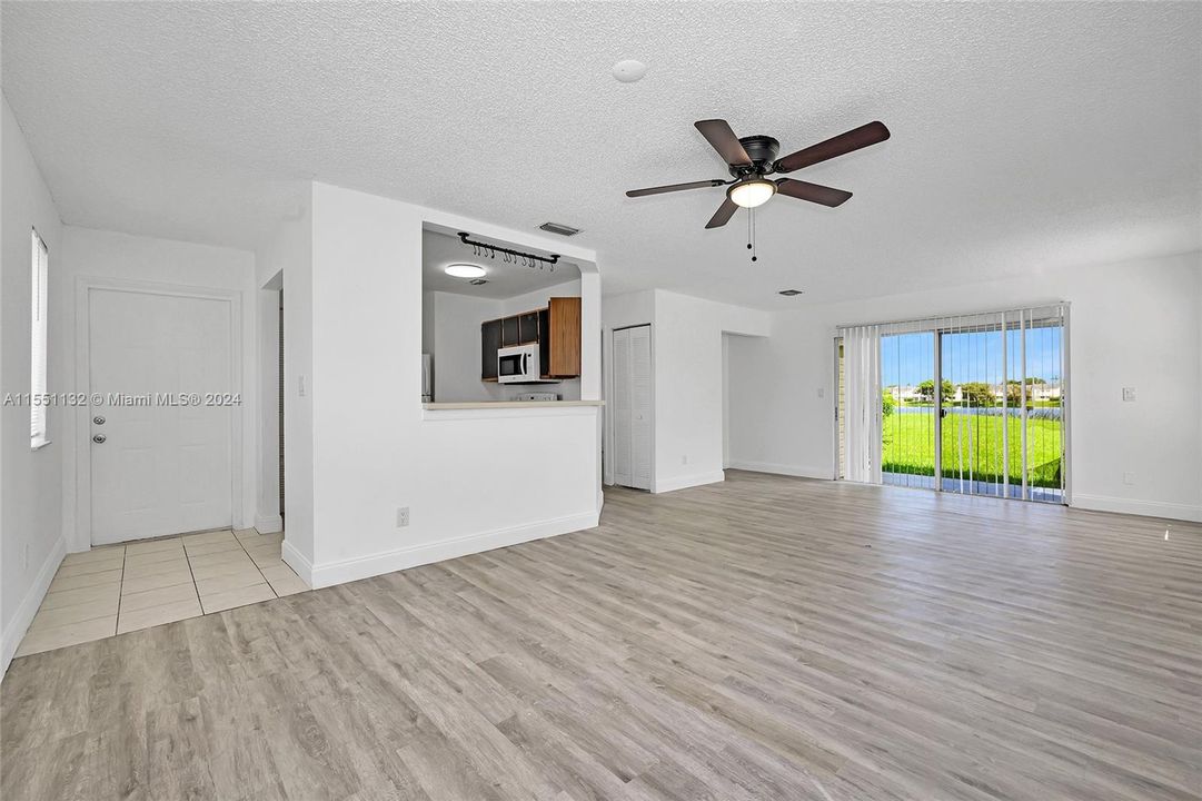 Recently Rented: $1,650 (1 beds, 1 baths, 802 Square Feet)