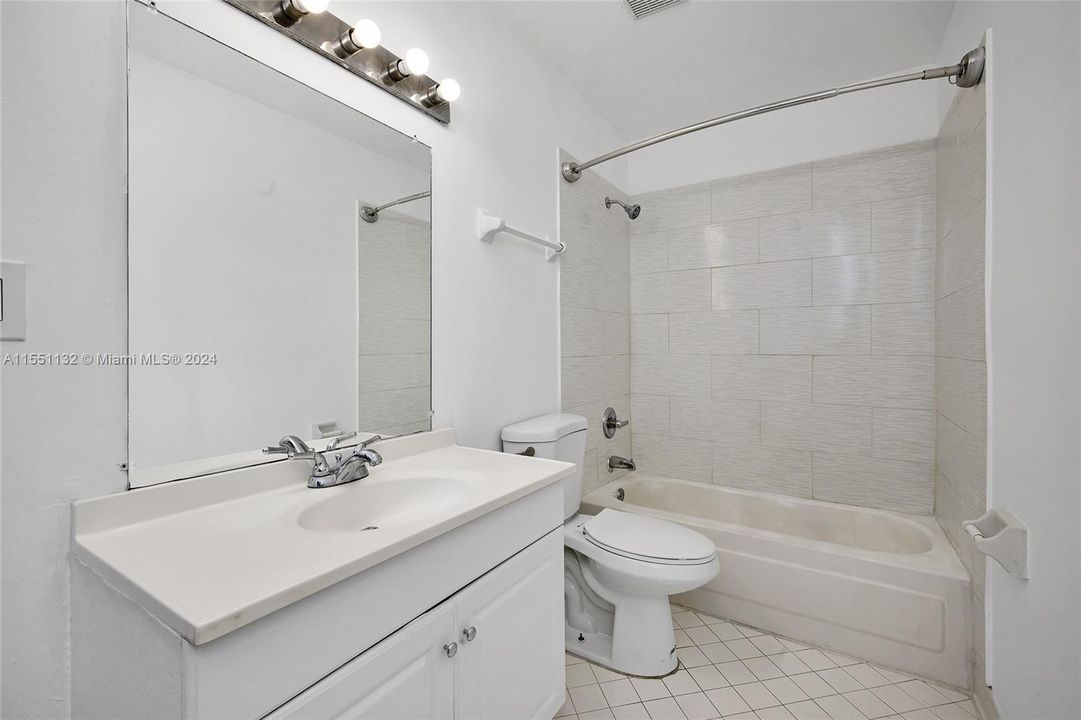 Recently Rented: $1,650 (1 beds, 1 baths, 802 Square Feet)