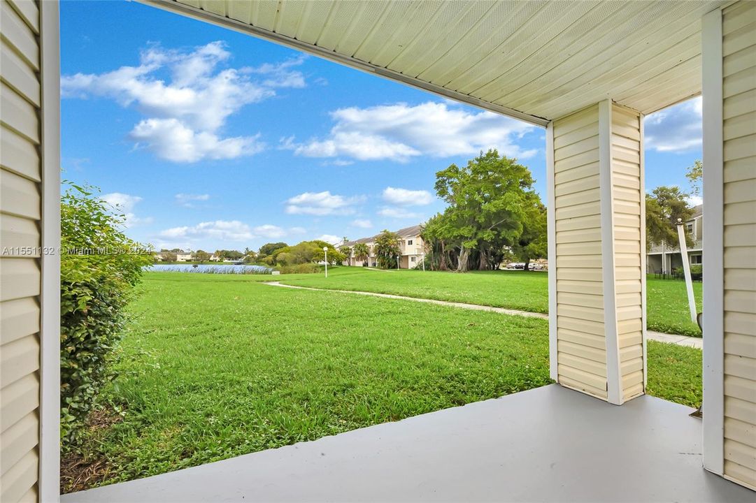 Recently Rented: $1,650 (1 beds, 1 baths, 802 Square Feet)