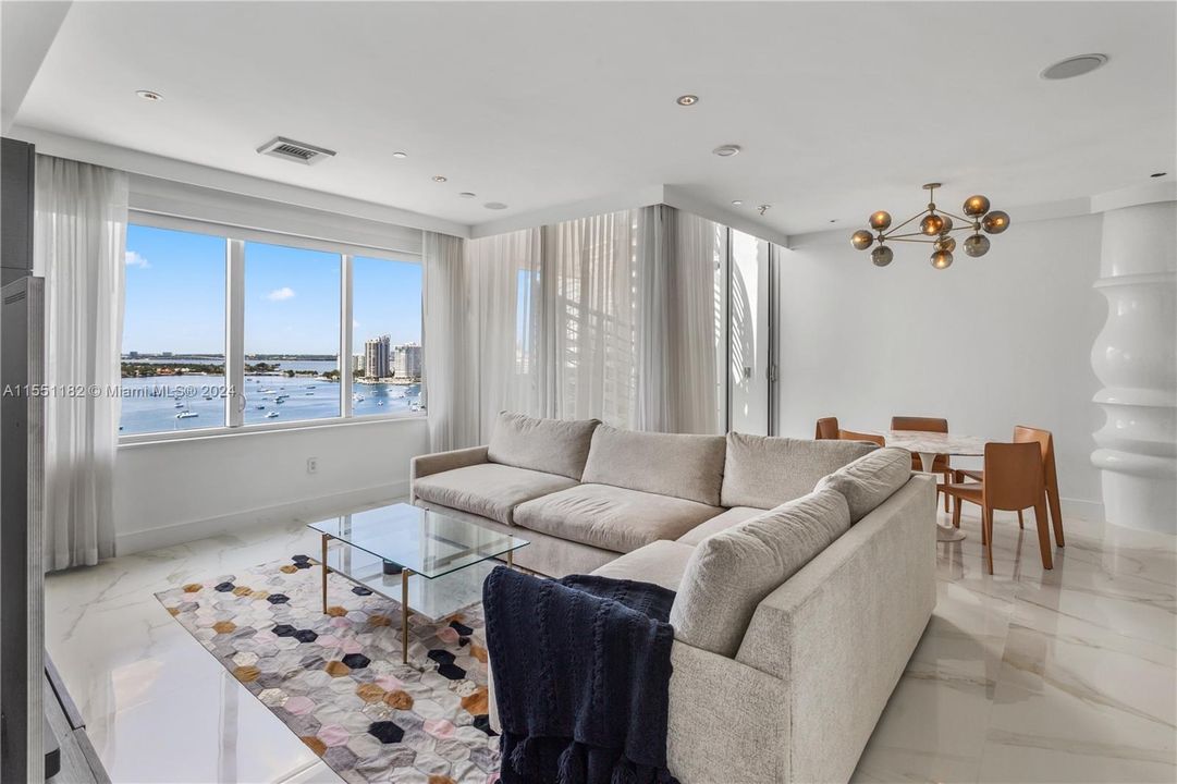 Active With Contract: $1,050,000 (2 beds, 2 baths, 1159 Square Feet)