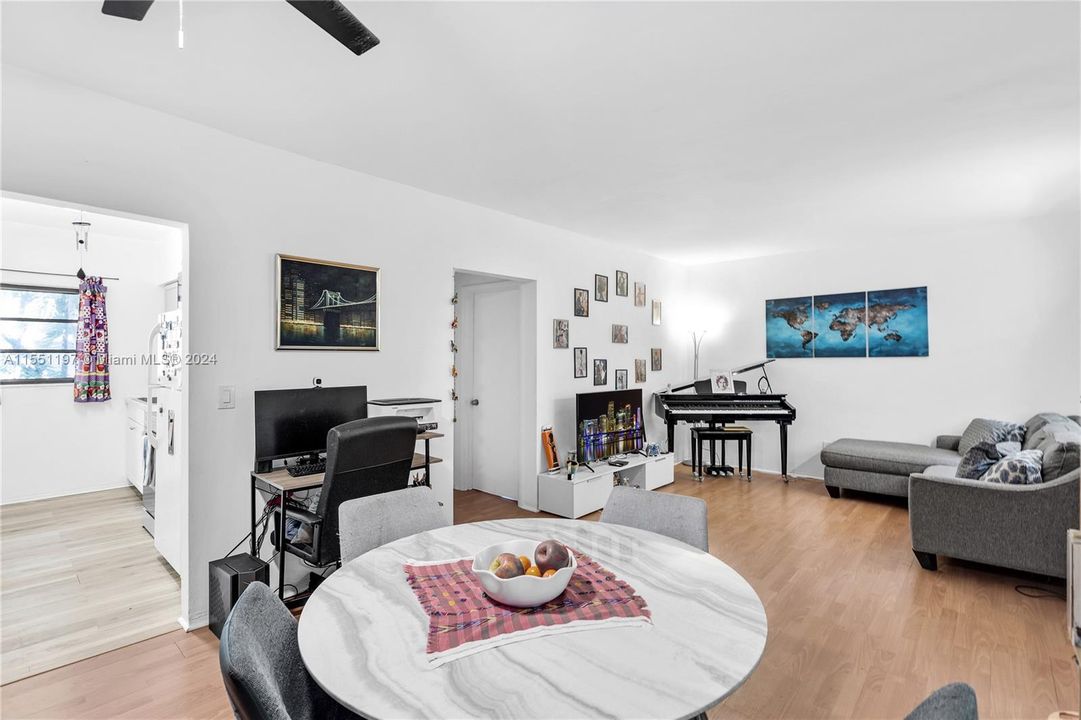 Active With Contract: $230,000 (1 beds, 1 baths, 631 Square Feet)