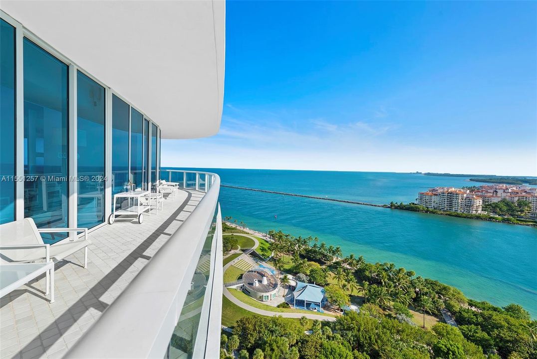 Vendido Recientemente: $19,875,000 (3 camas, 3 baños, 4776 Pies cuadrados)