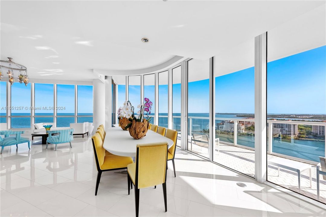 Active With Contract: $19,875,000 (3 beds, 3 baths, 4776 Square Feet)