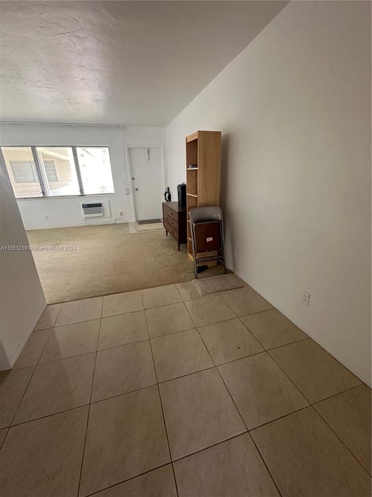 For Sale: $124,900 (1 beds, 1 baths, 785 Square Feet)