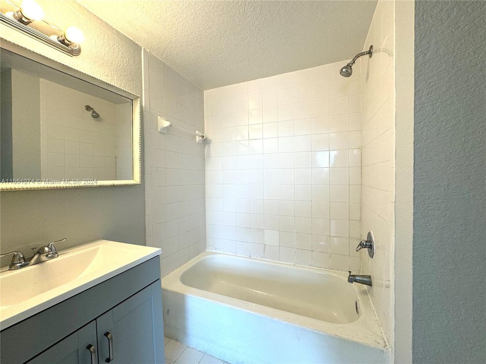 最近租的: $2,600 (3 贝兹, 2 浴室, 1150 平方英尺)
