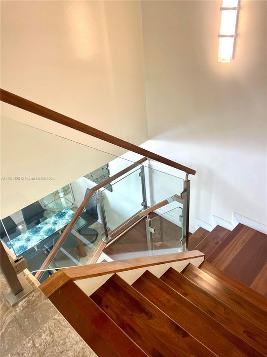 Recently Sold: $560,000 (3 beds, 2 baths, 1365 Square Feet)