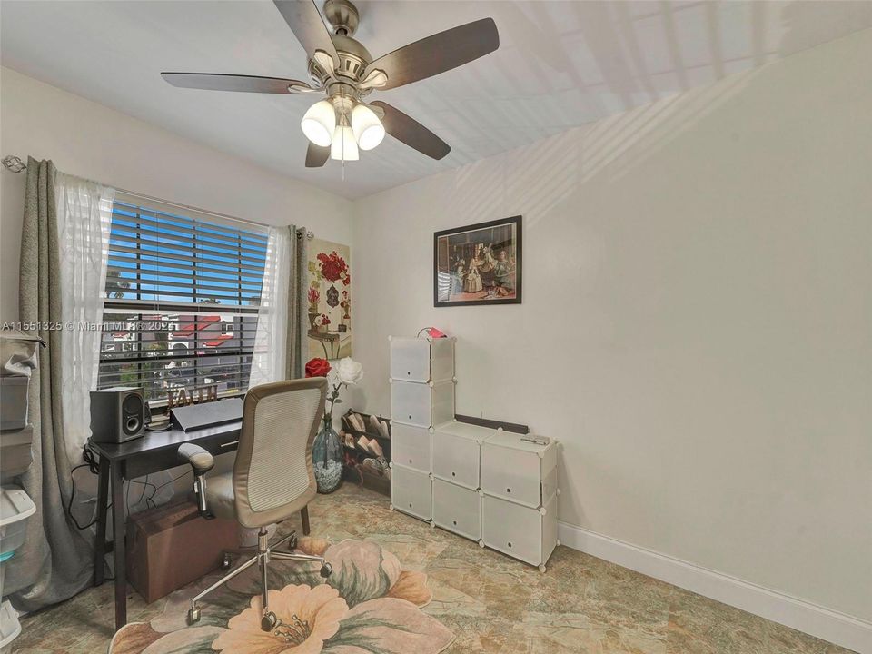 Recently Sold: $560,000 (3 beds, 2 baths, 1365 Square Feet)