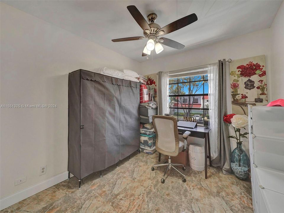 Recently Sold: $560,000 (3 beds, 2 baths, 1365 Square Feet)