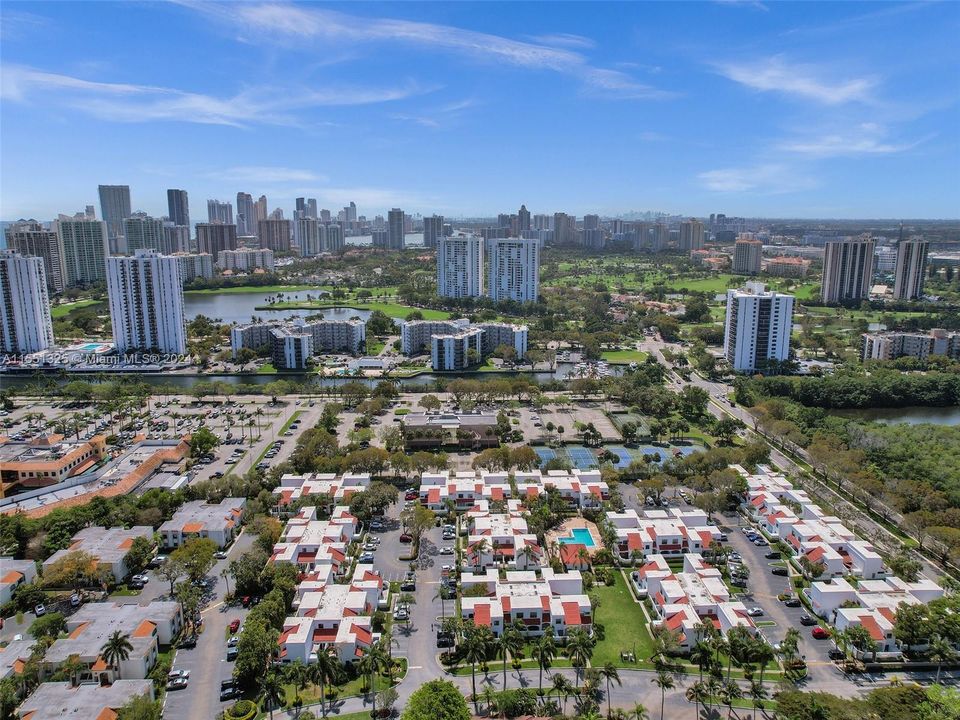 Recently Sold: $560,000 (3 beds, 2 baths, 1365 Square Feet)