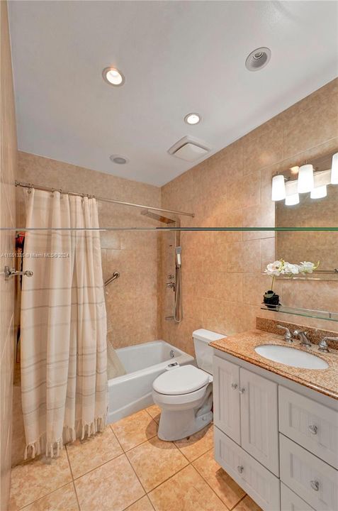 Recently Sold: $560,000 (3 beds, 2 baths, 1365 Square Feet)