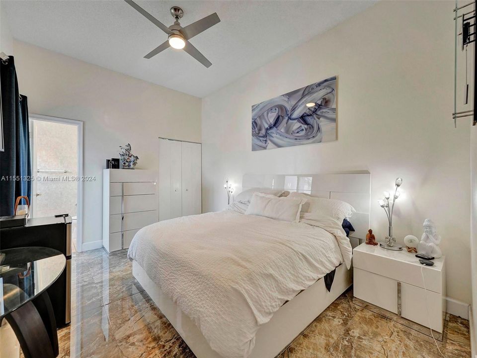 Recently Sold: $560,000 (3 beds, 2 baths, 1365 Square Feet)