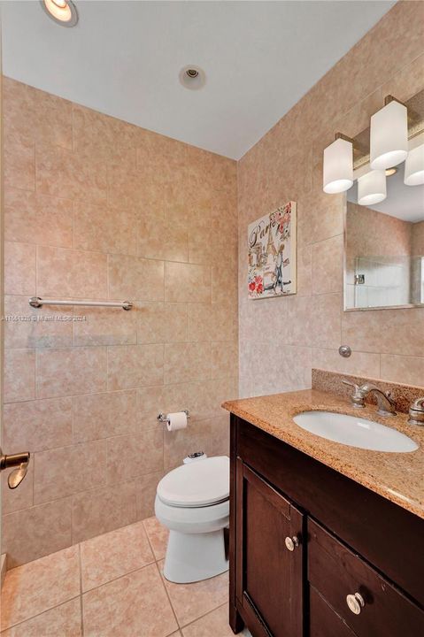 Recently Sold: $560,000 (3 beds, 2 baths, 1365 Square Feet)