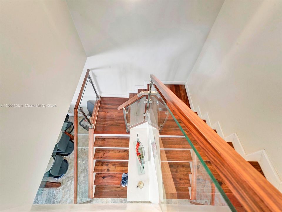 Recently Sold: $560,000 (3 beds, 2 baths, 1365 Square Feet)