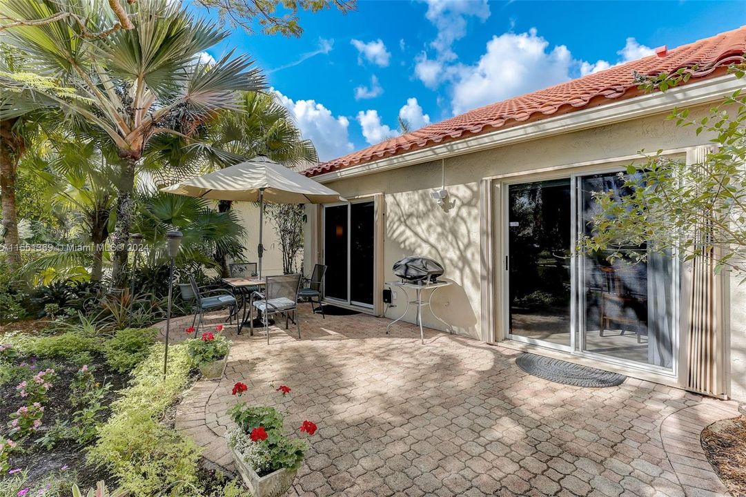 Recently Sold: $795,000 (3 beds, 2 baths, 1862 Square Feet)