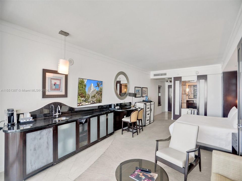 Recently Sold: $1,050,000 (0 beds, 1 baths, 554 Square Feet)