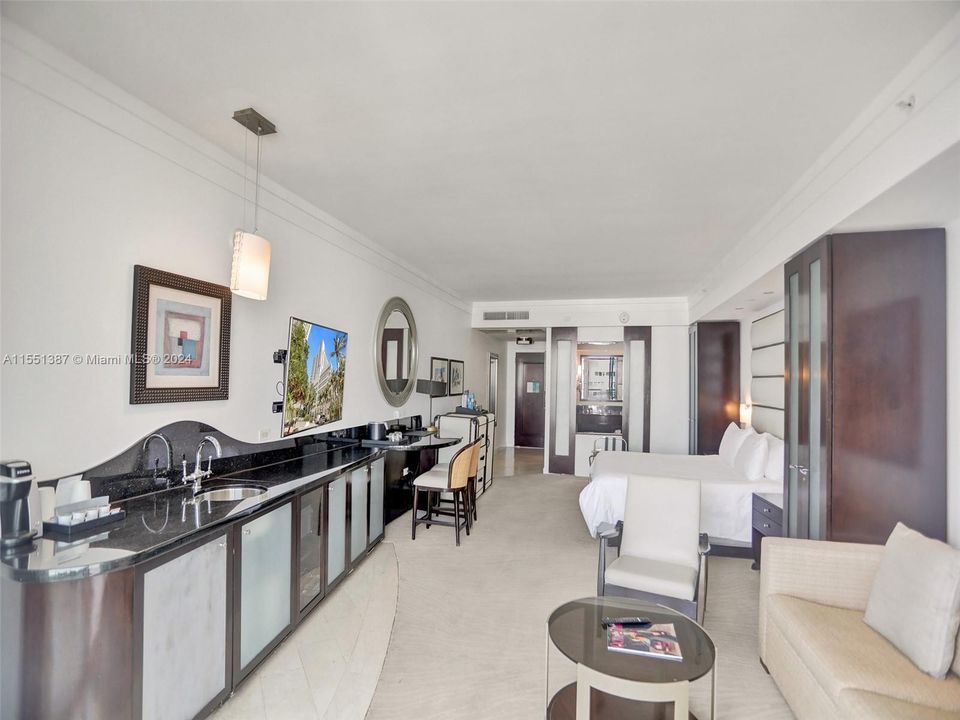Recently Sold: $1,050,000 (0 beds, 1 baths, 554 Square Feet)