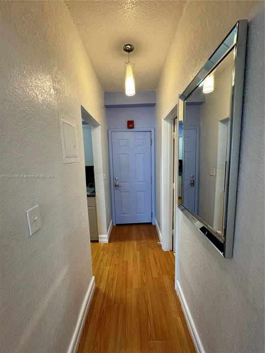 Recently Rented: $1,800 (0 beds, 1 baths, 433 Square Feet)