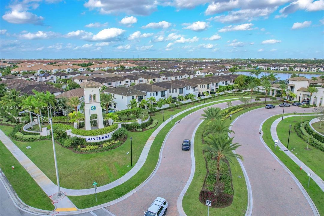 Recently Sold: $669,800 (3 beds, 2 baths, 2291 Square Feet)