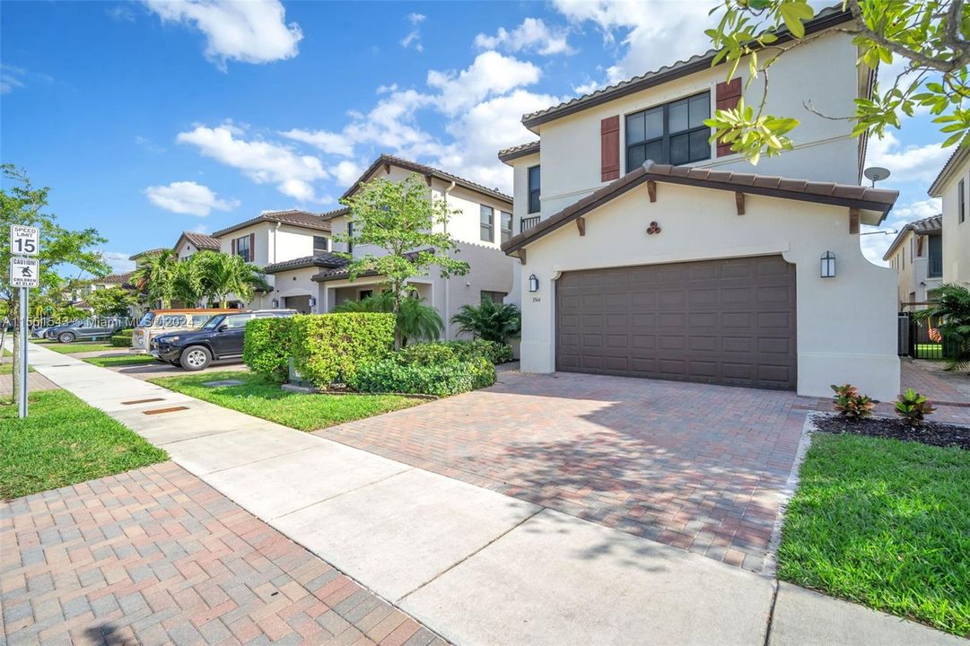 Recently Sold: $669,800 (3 beds, 2 baths, 2291 Square Feet)