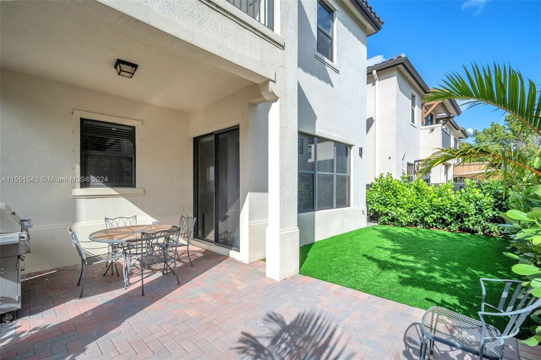 Recently Sold: $669,800 (3 beds, 2 baths, 2291 Square Feet)