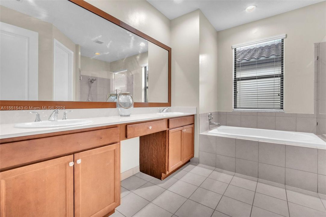 Recently Sold: $669,800 (3 beds, 2 baths, 2291 Square Feet)