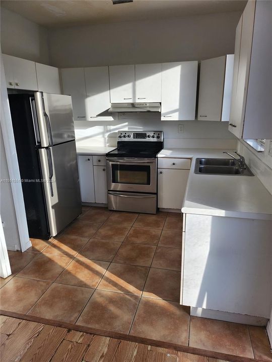 Active With Contract: $2,250 (3 beds, 2 baths, 1235 Square Feet)