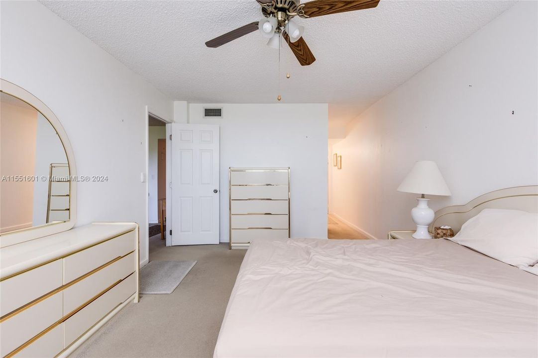 Active With Contract: $84,999 (1 beds, 1 baths, 800 Square Feet)